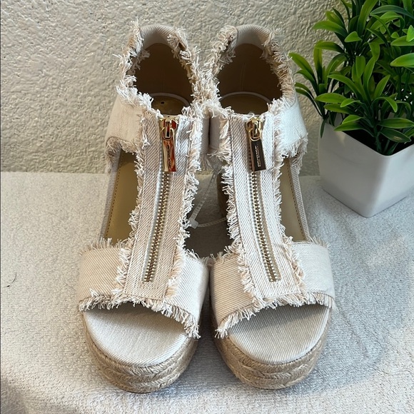 Michael kors Cream Canvas Wedge Sandals with Ankle Strap MICHAEL KORS - Picture 3 of 11